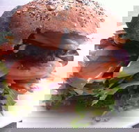 MM Burger Bar and Take Away - Tourism Noosa