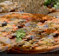 Alex's Pizza - Tourism Noosa