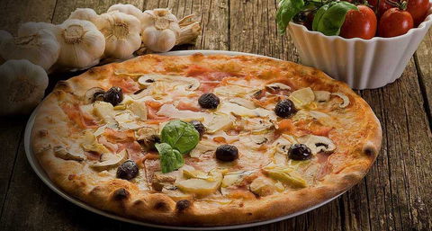 Alex's Pizza - Tourism Noosa 0