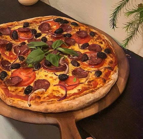 Ey Fonzi Pizzeria - Tourism Noosa 0