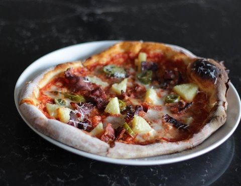 Neighbourhood Pizza - Tourism Noosa 0