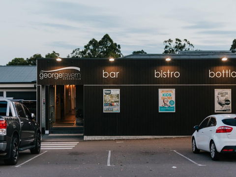 The George Tavern Greenhills - Tourism Noosa 0