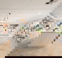 1813 Cellar Door - Tourism Noosa