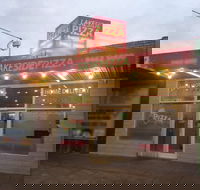 Lakeside Pizza - Tourism Noosa
