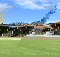 Two Rivers Wines - Tourism Noosa