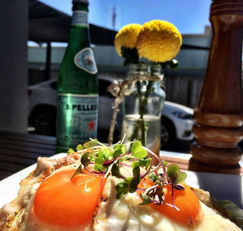 Table 1 Espresso Merewether - Tourism Noosa 5