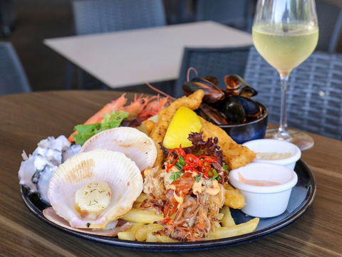 Oyster Bar Darwin - Tourism Noosa 1