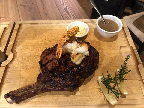 A Hereford Beefstouw - Tourism Noosa 0