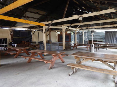 The Clubhouse Hotel - Tourism Noosa 1