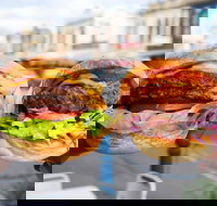 Pattysmiths Burgers - Templestowe - Tourism Noosa