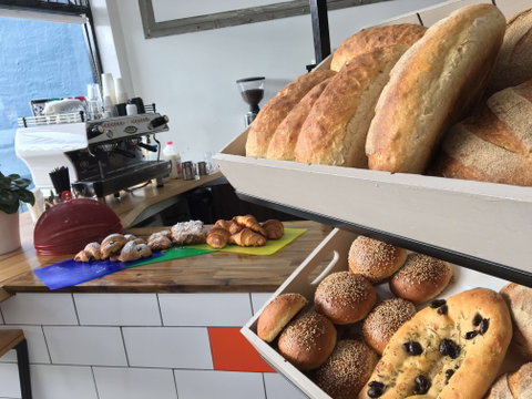 Three Birds Bakery - Tourism Noosa 0