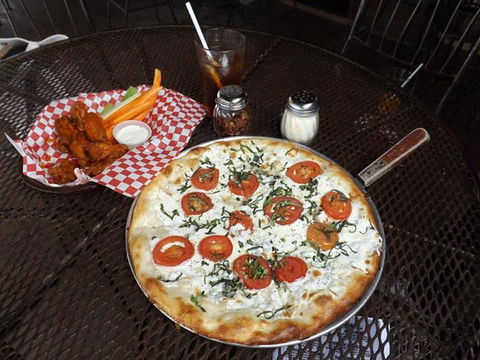 Al Capone's Pizzeria - Keilor East - Tourism Noosa 0