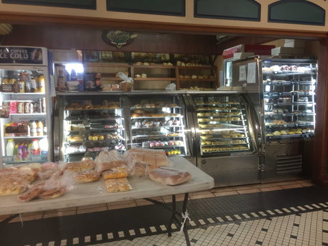 Golden Crust Hot Bread - Tourism Noosa 0