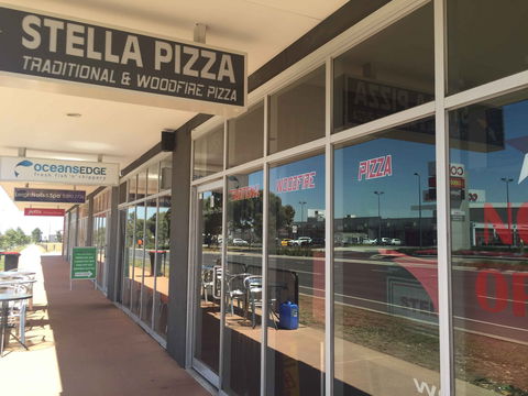 Stella Pizza - Tourism Noosa 0