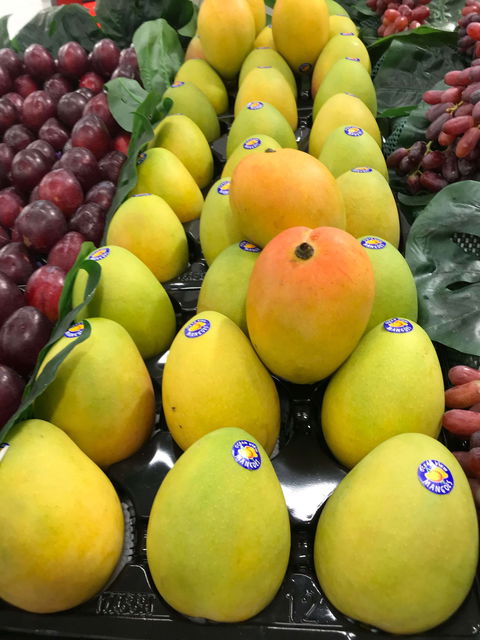 Waterside Fruit Connection - Tourism Noosa 0