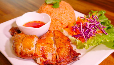 Fat Buddha Thai - Tourism Noosa 0