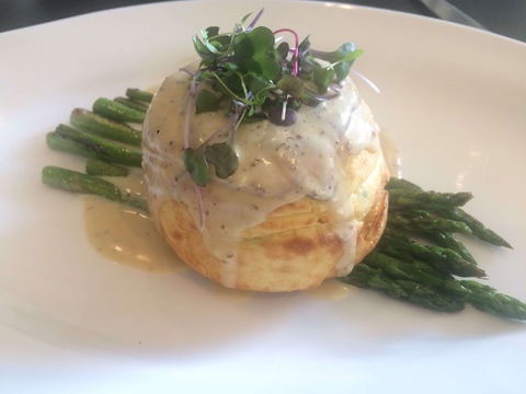 University Club Restaurant - Tourism Noosa 0