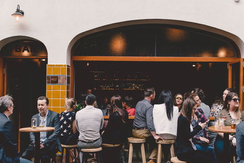 Alfred's Bar - Tourism Noosa 0