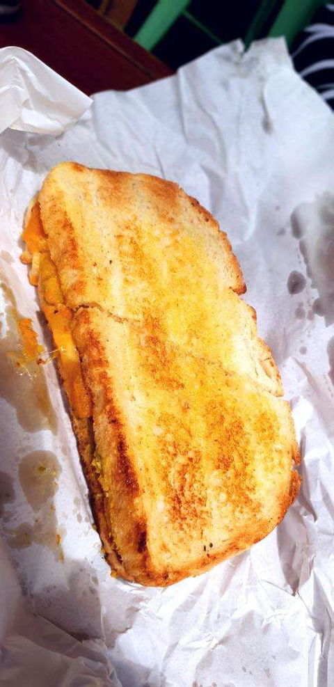 Burnt Toast - Tourism Noosa 0
