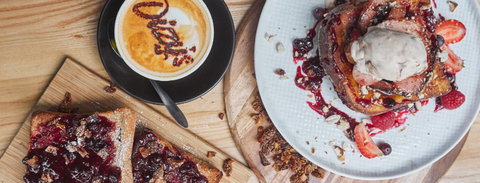 Dizy's - Tourism Noosa 1