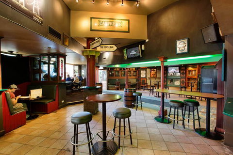 O'Malley's Irish Bar - Mooloolaba - Tourism Noosa 0