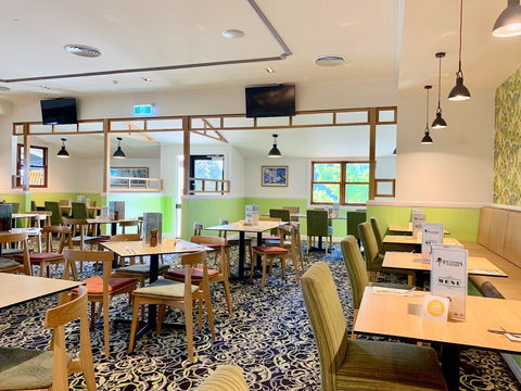 Bay Central Tavern - Tourism Noosa 0