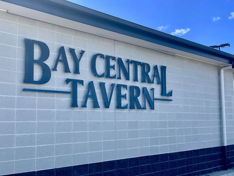 Bay Central Tavern - Tourism Noosa 2