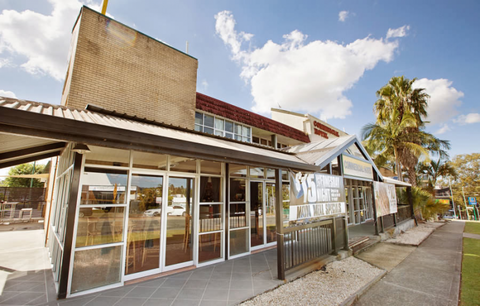 Commercial Hotel - Tourism Noosa 0