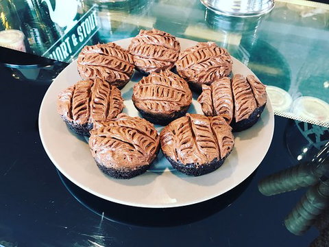 Short & Stout Cafe - Tourism Noosa 0