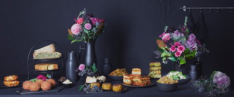 Let Them Eat - Tourism Noosa 0
