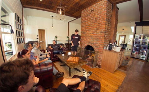 The Hub Pizza & Beer - Tourism Noosa 2