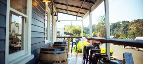 The Hub Pizza & Beer - Tourism Noosa 3