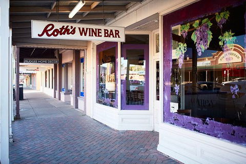 Roth Wine Bar - Tourism Noosa 0