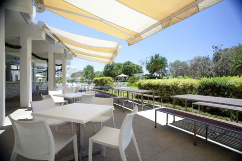 SurfAir Beach Hotel - Tourism Noosa 4