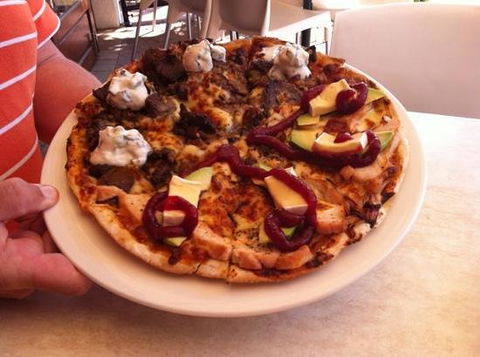 Zachary’s Gourmet Pizza Bar - Tourism Noosa 0