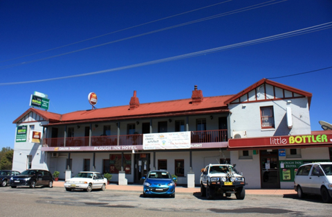 Plough Inn Hotel - Tourism Noosa 1