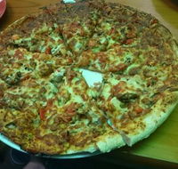 Pizza in the Pan - Tourism Noosa