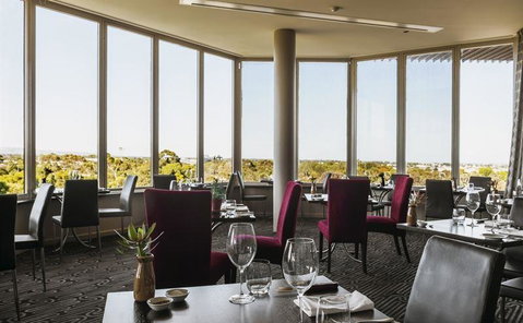 Skyline Restaurant - Tourism Noosa 12