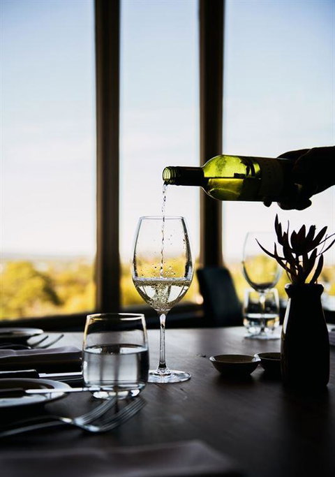 Skyline Restaurant - Tourism Noosa 8