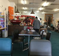 The Crowded Lounge - Tourism Noosa