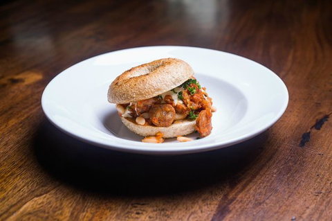 Famished On Frasers - Tourism Noosa 0