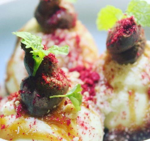 FOS Kitchen & Bar - Tourism Noosa 9