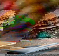 Burgermeister - Tourism Noosa