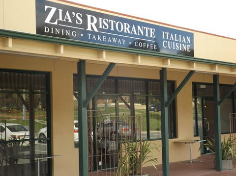 Zia's Ristorante - Tourism Noosa 0
