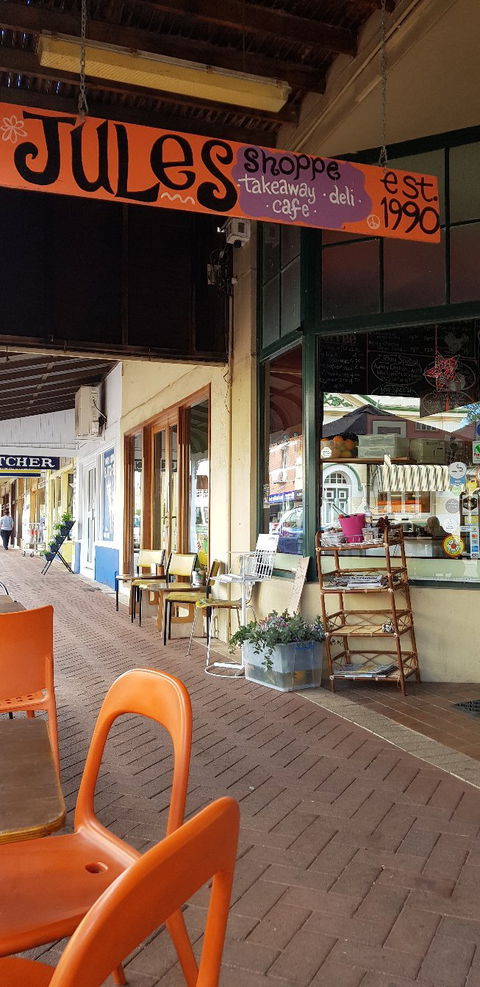 Jules Shoppe - Tourism Noosa 4