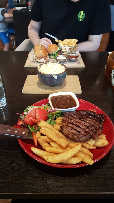 Angus & Co. - Tourism Noosa 7