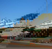 White House Hotel - Tourism Noosa