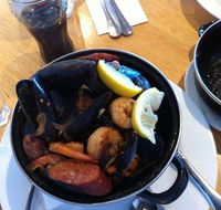 Henley Beach Hotel - Tourism Noosa