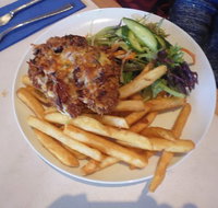 Beach Hotel - Tourism Noosa