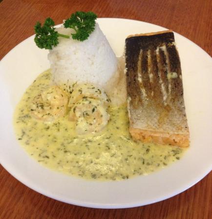 Junction Hotel - Tourism Noosa 0